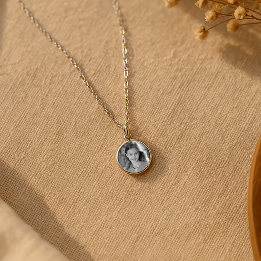 Collier Photo Argenté – Discrétion & Élégance