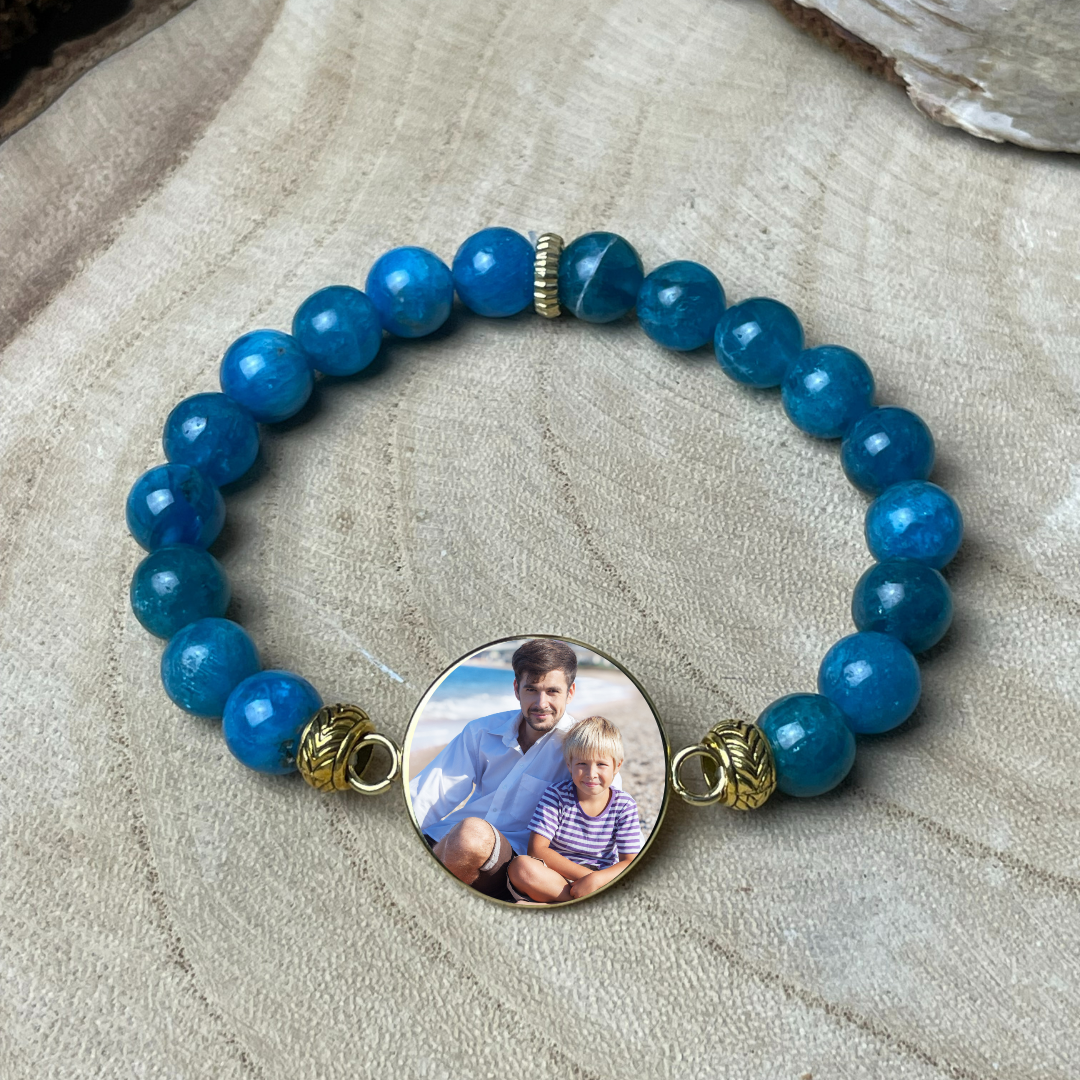 Bracelet personnalisé en Apatite naturelle – Médaillon photo 20 mm | Élan Vital