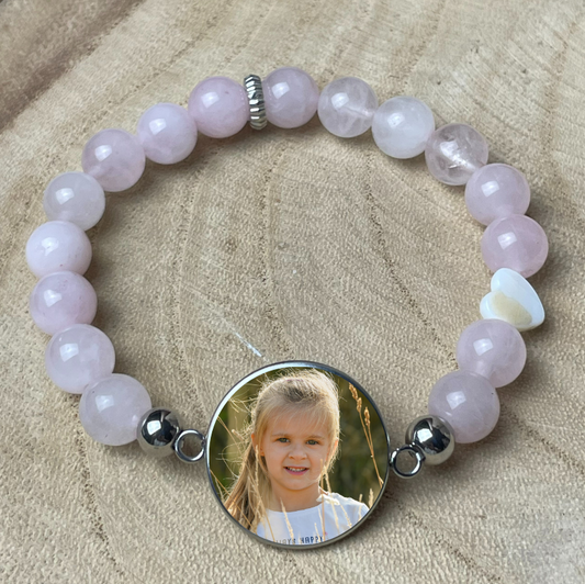 Bracelet personnalisé en Quartz Rose naturelle – Médaillon photo 20 mm | Amour Éternelle